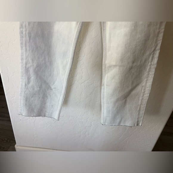 MNG|Mango Two-Tone Blue and White Women Jeans in relaxed straight leg•••Size 6 - Picture 15 of 16